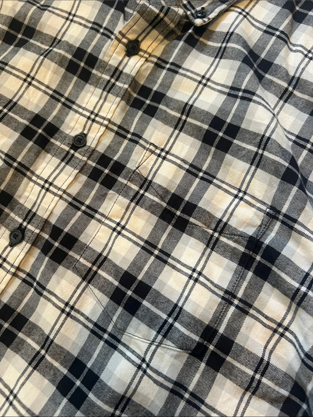 Banana Republic Ultra Soft Flannel Men's Black and White Plaid Button-Up Shirt L